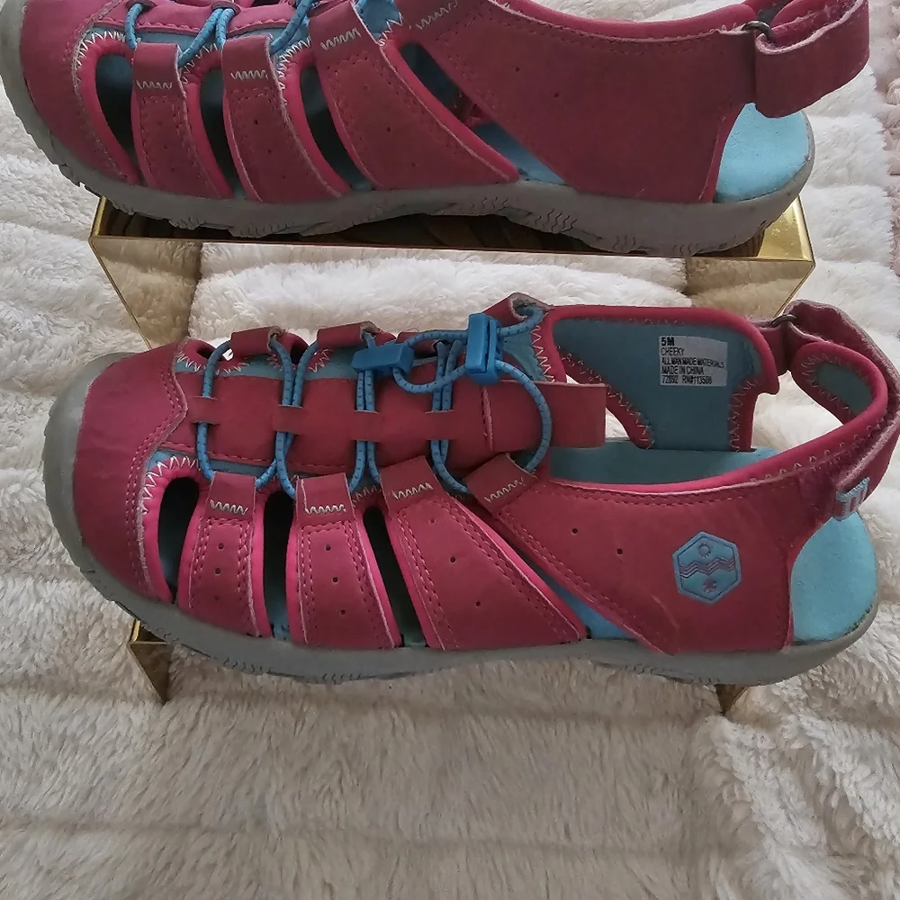 Sandals - Picture 2 of 5